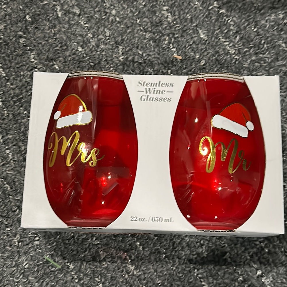 Brand new TMD stemless wine set of 2 Glasses